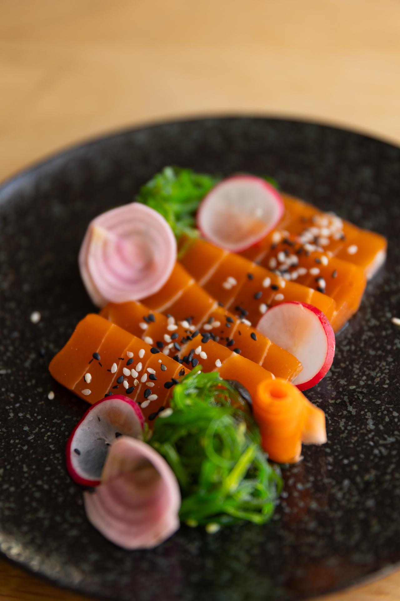 Opgemaakte Zalm op bord