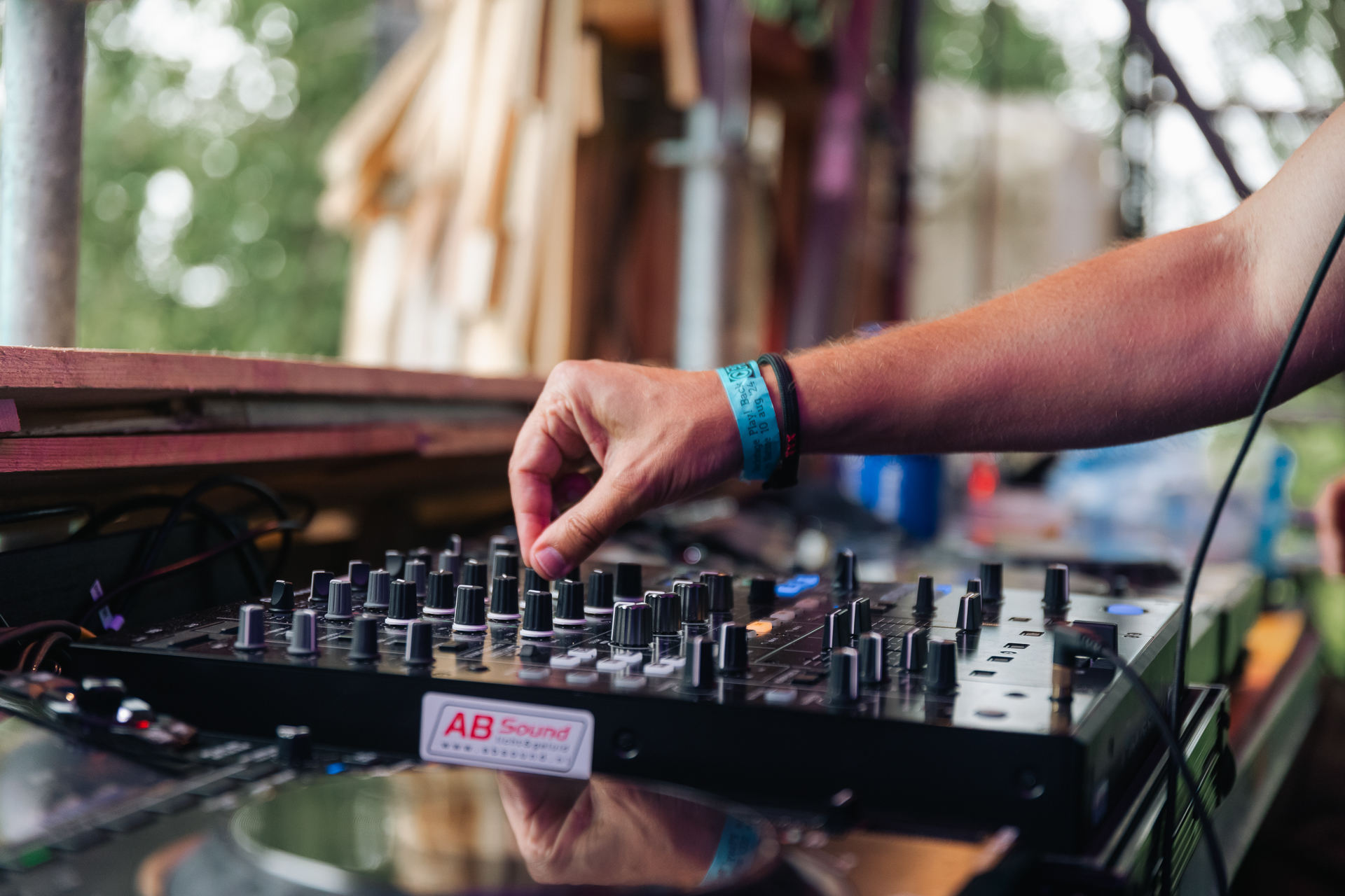 DJ set op een harstyle festival
